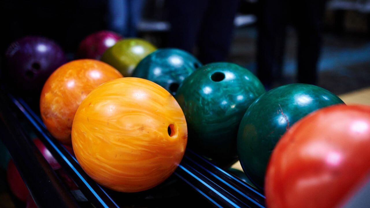 Urethane Vs Reactive Resin Bowling Balls