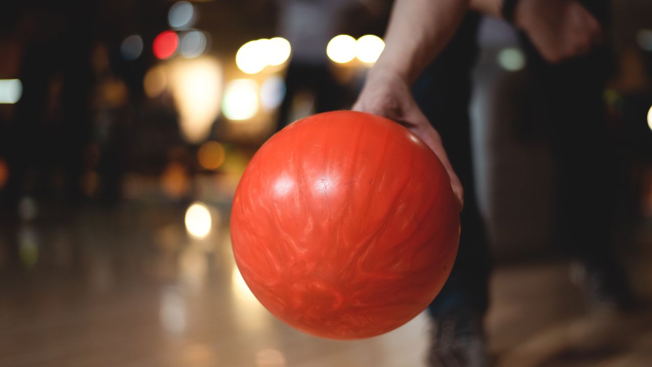 can bowling balls break