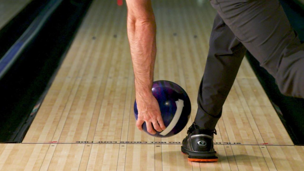 No Thumb Bowling Rules