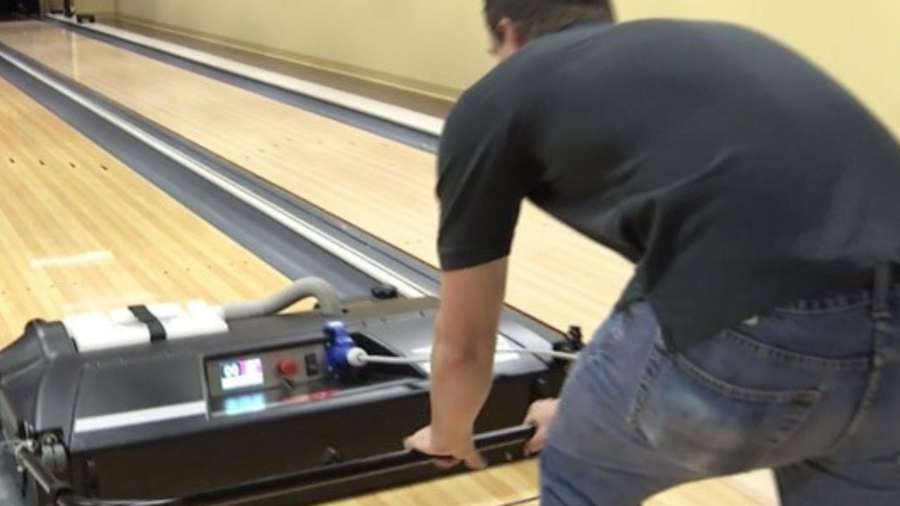 Bowling Alley Oiling Machine