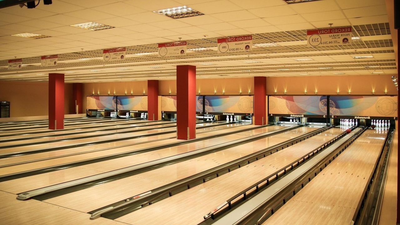 What Does Flare Mean in Bowling